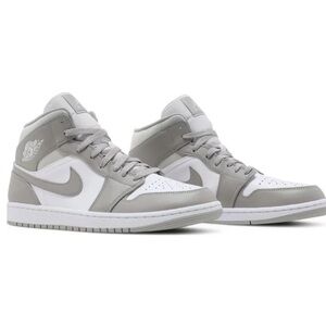Air Jordan 1 Mid 'College Grey'